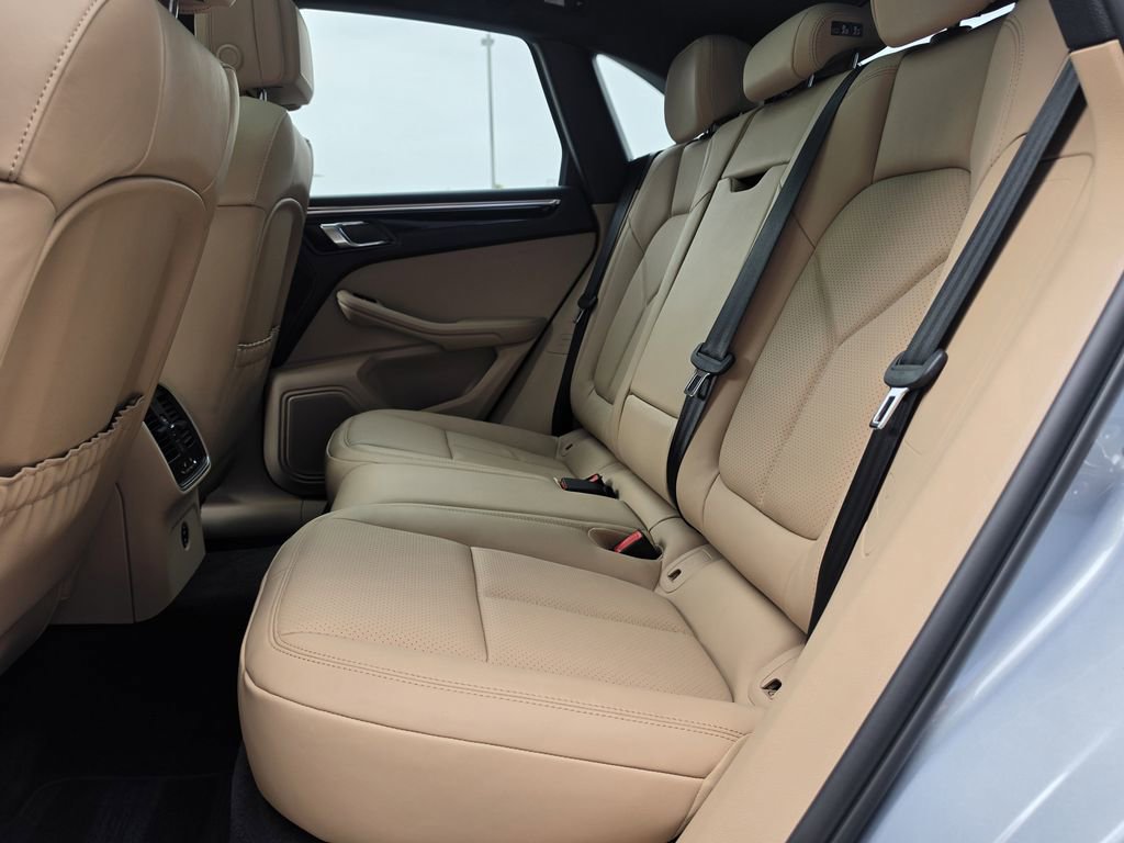 New 2026 Porsche Macan AWD/4WD image 21