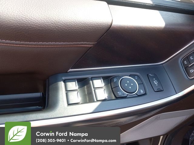 New 2026 Ford F350 4x4 Crew Cab DRW Super Duty image 11