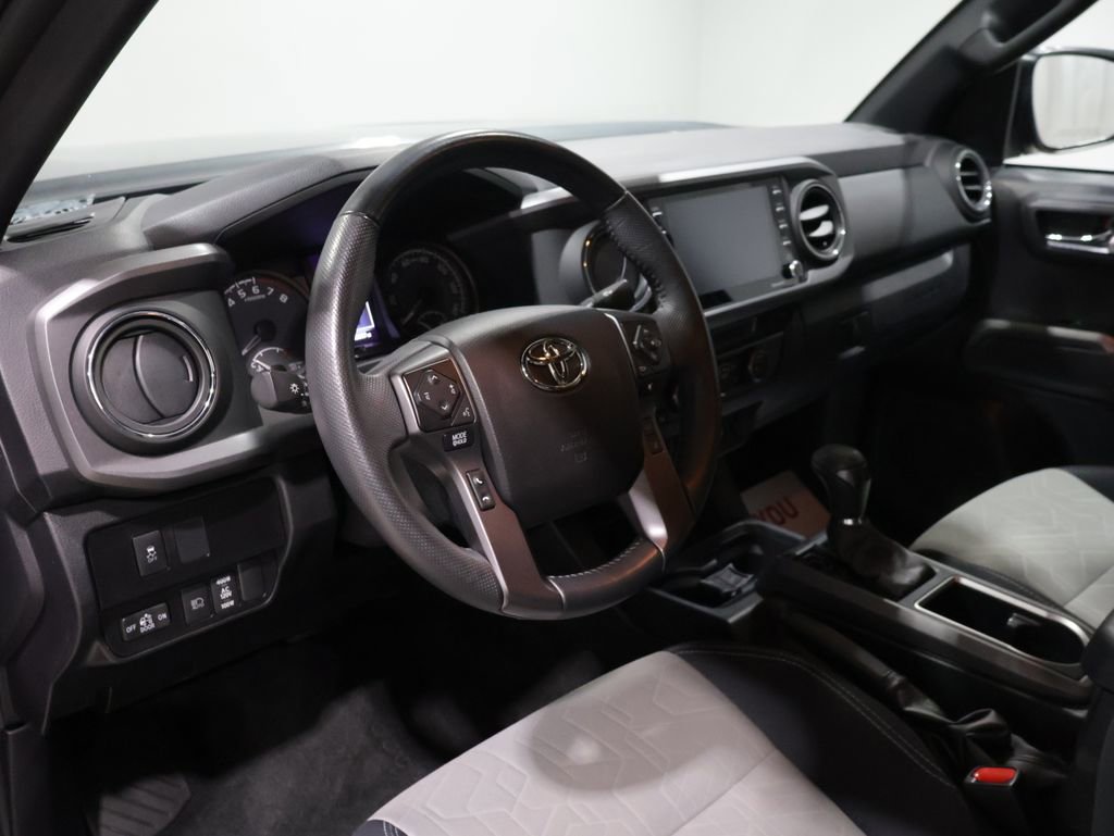 Used 2022 Toyota Tacoma TRD Off-Road w/ Technology Package image 16
