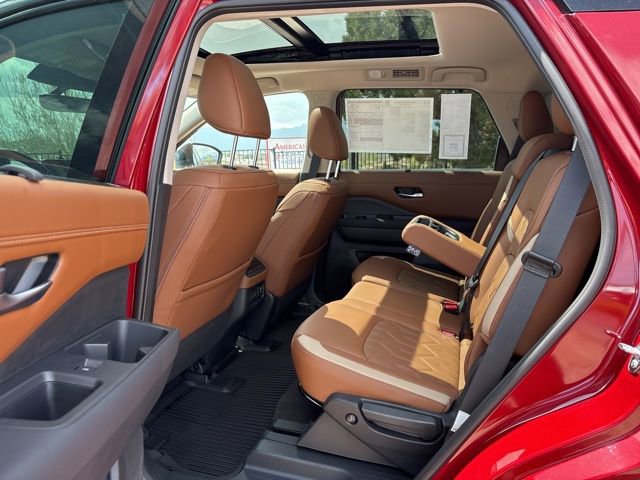 New 2026 Nissan Pathfinder Platinum w/ Cargo Package AWD/4WD image 8