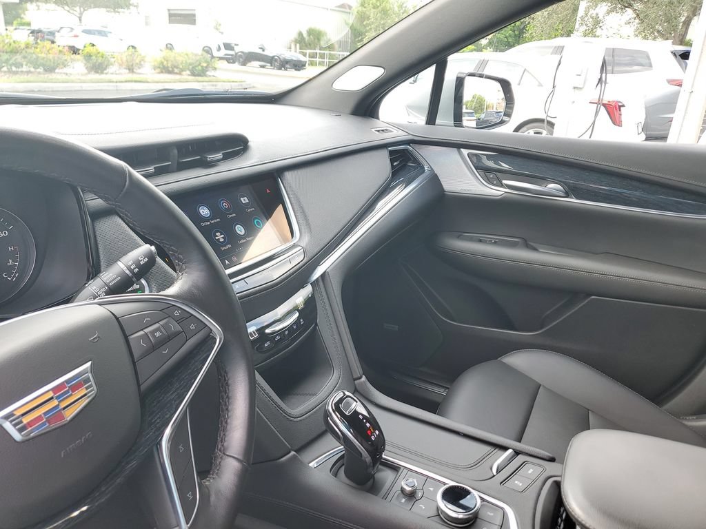 Certified 2024 Cadillac XT5 Premium Luxury w/ Technology Package AWD/4WD image 23