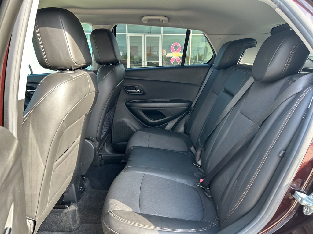 Used 2020 Chevrolet Trax LT w/ LT Convenience Package image 10