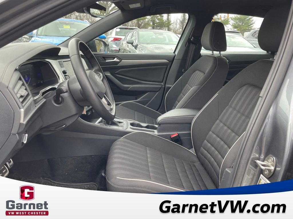 Used 2024 Volkswagen Jetta Sport image 10