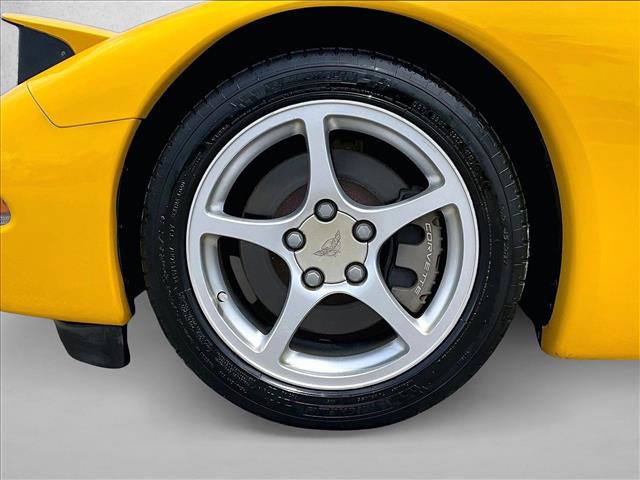 Used 2000 Chevrolet Corvette Coupe w/ Performance Handling Pkg RWD image 10