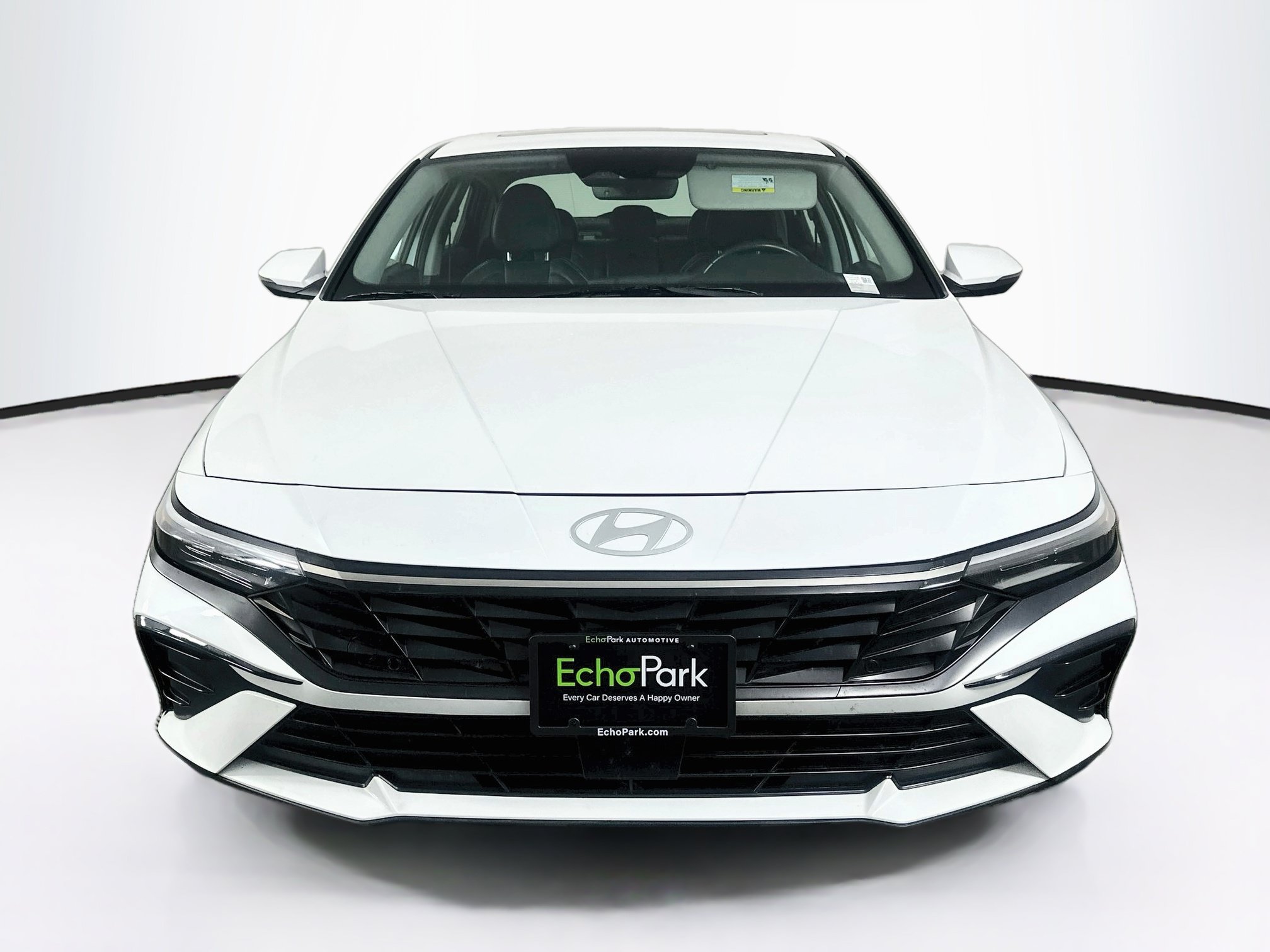 Used 2025 Hyundai Elantra Limited FWD image 2