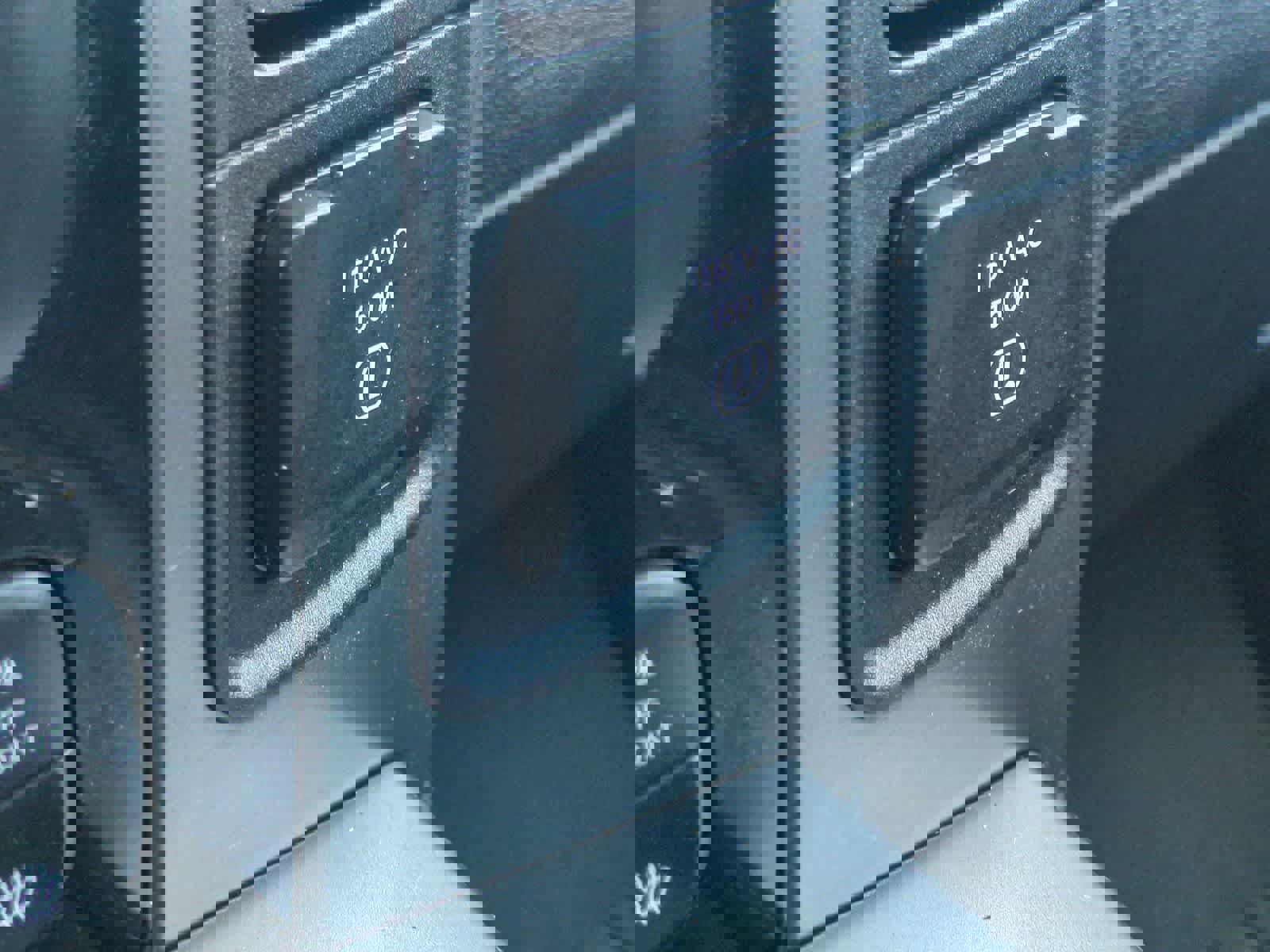 Used 2018 RAM 2500 Laramie w/ Sport Appearance Group AWD/4WD image 32