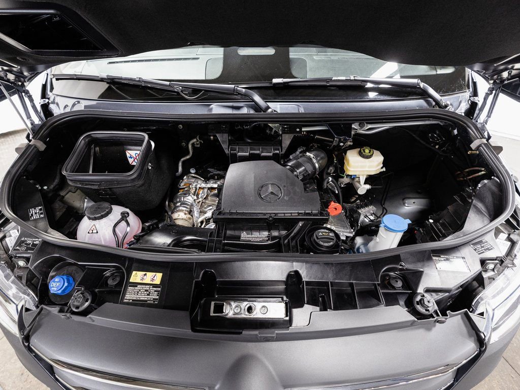 Used 2025 Mercedes-Benz Sprinter 2500 image 34