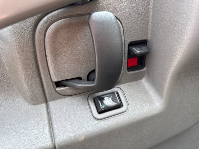 Used 2018 Chevrolet Express 3500 Extended w/ Driver Convenience Package RWD image 20