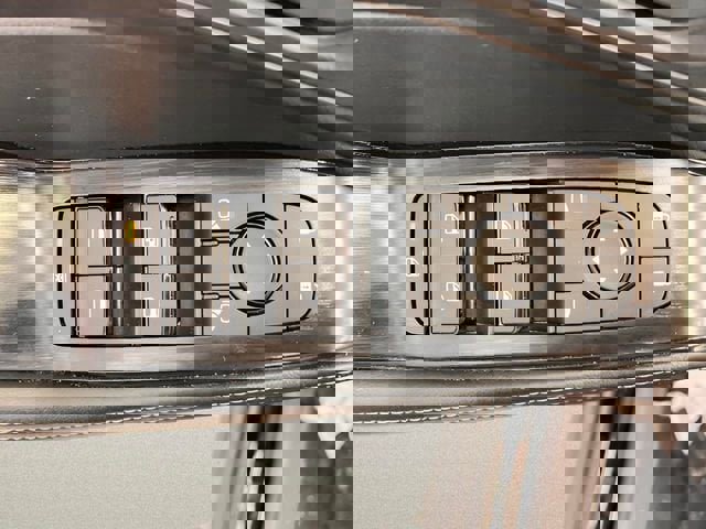 Used 2025 Nissan Rogue SV image 17