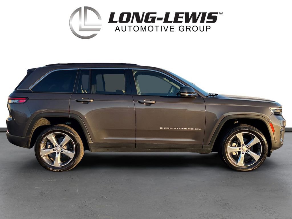 Used 2024 Jeep Grand Cherokee Limited w/ Luxury Tech Group II image 8