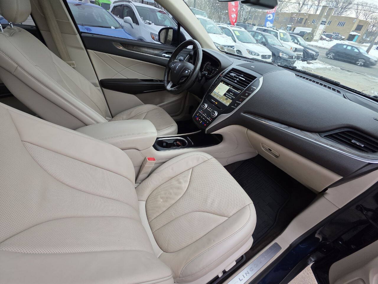 Used 2017 Lincoln MKC Reserve AWD/4WD image 9