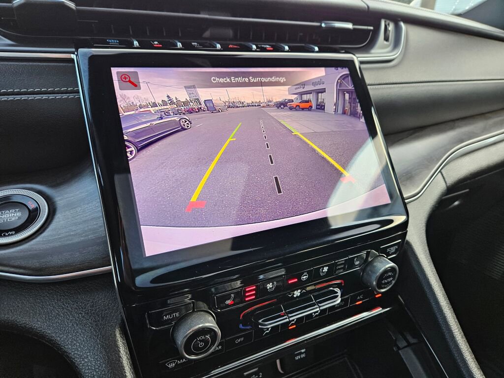 Used 2023 Jeep Grand Cherokee Overland w/ Luxury Tech Group IV image 32