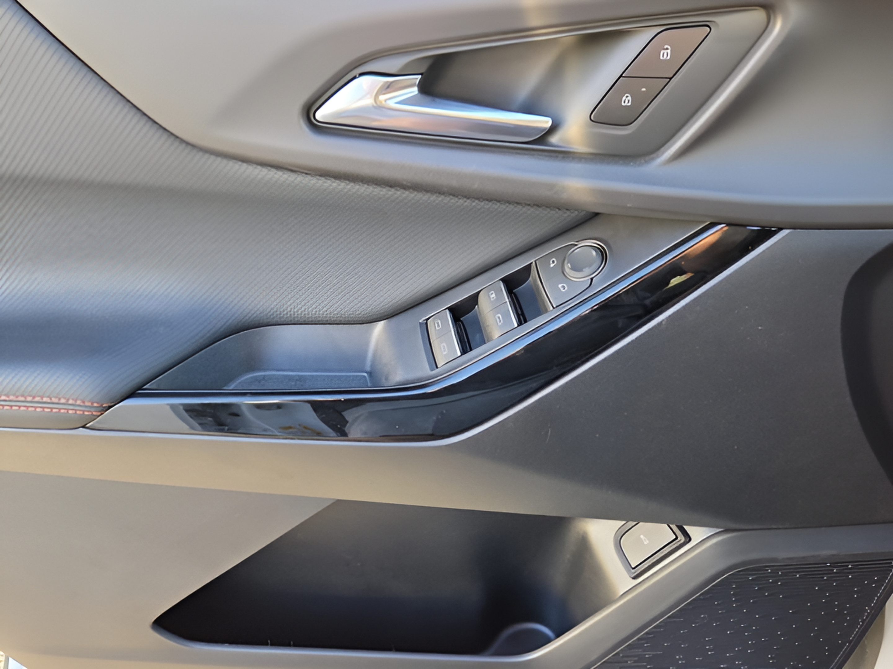 New 2027 Chevrolet Equinox RS FWD image 27