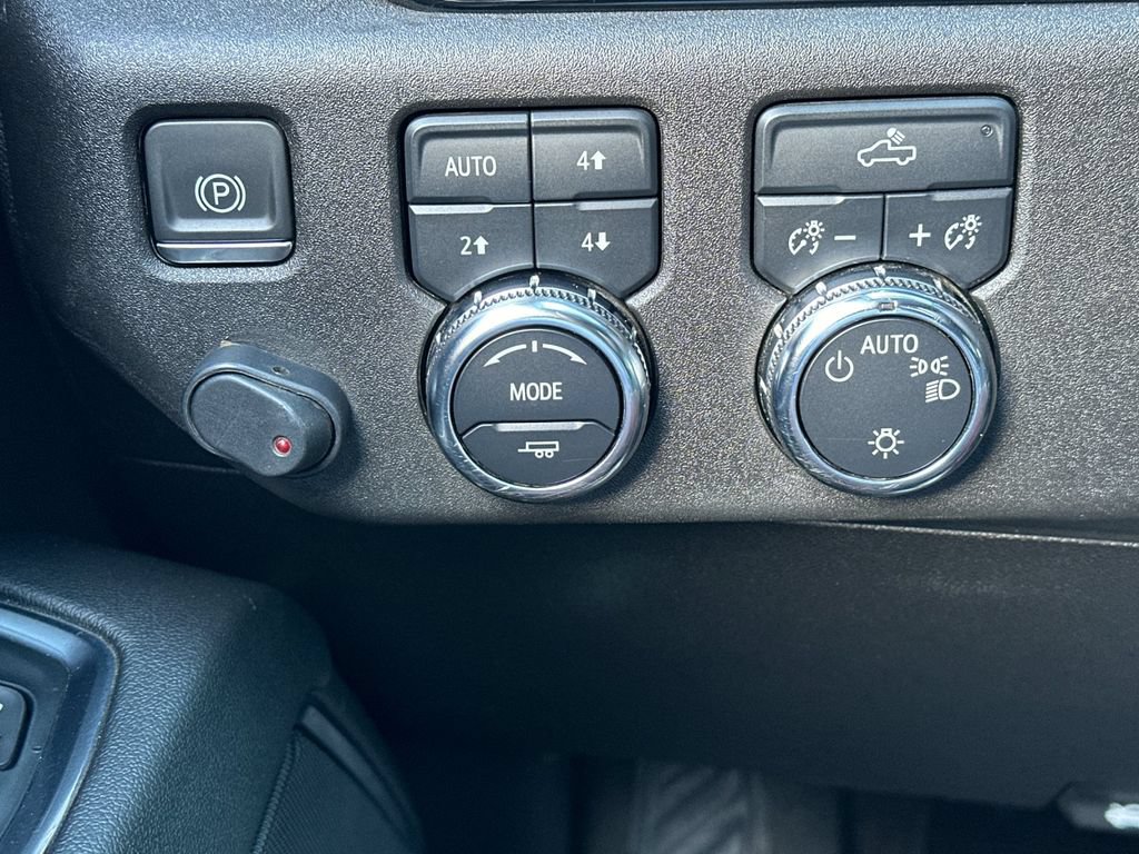 Used 2024 GMC Sierra 1500 SLE w/ X31 Off-Road Package AWD/4WD image 33