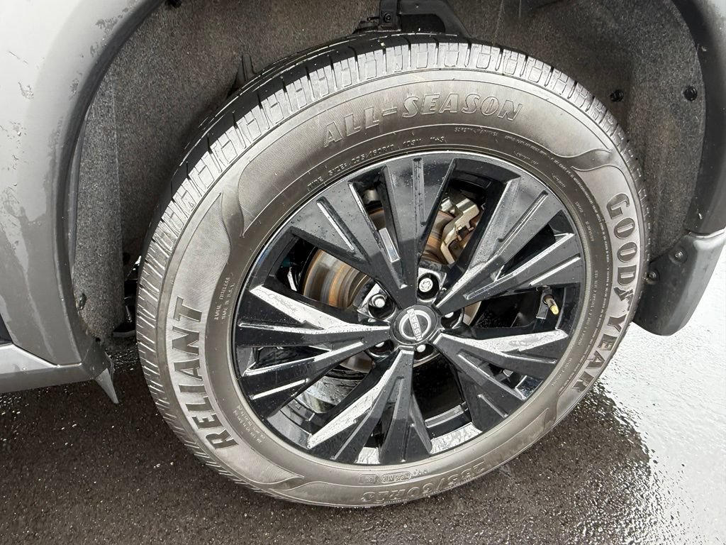 Used 2023 Nissan Rogue SV w/ SV Premium B Package FWD image 29