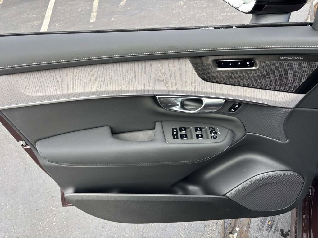 New 2026 Volvo XC90 B6 Ultra w/ Protection Package Premier image 11