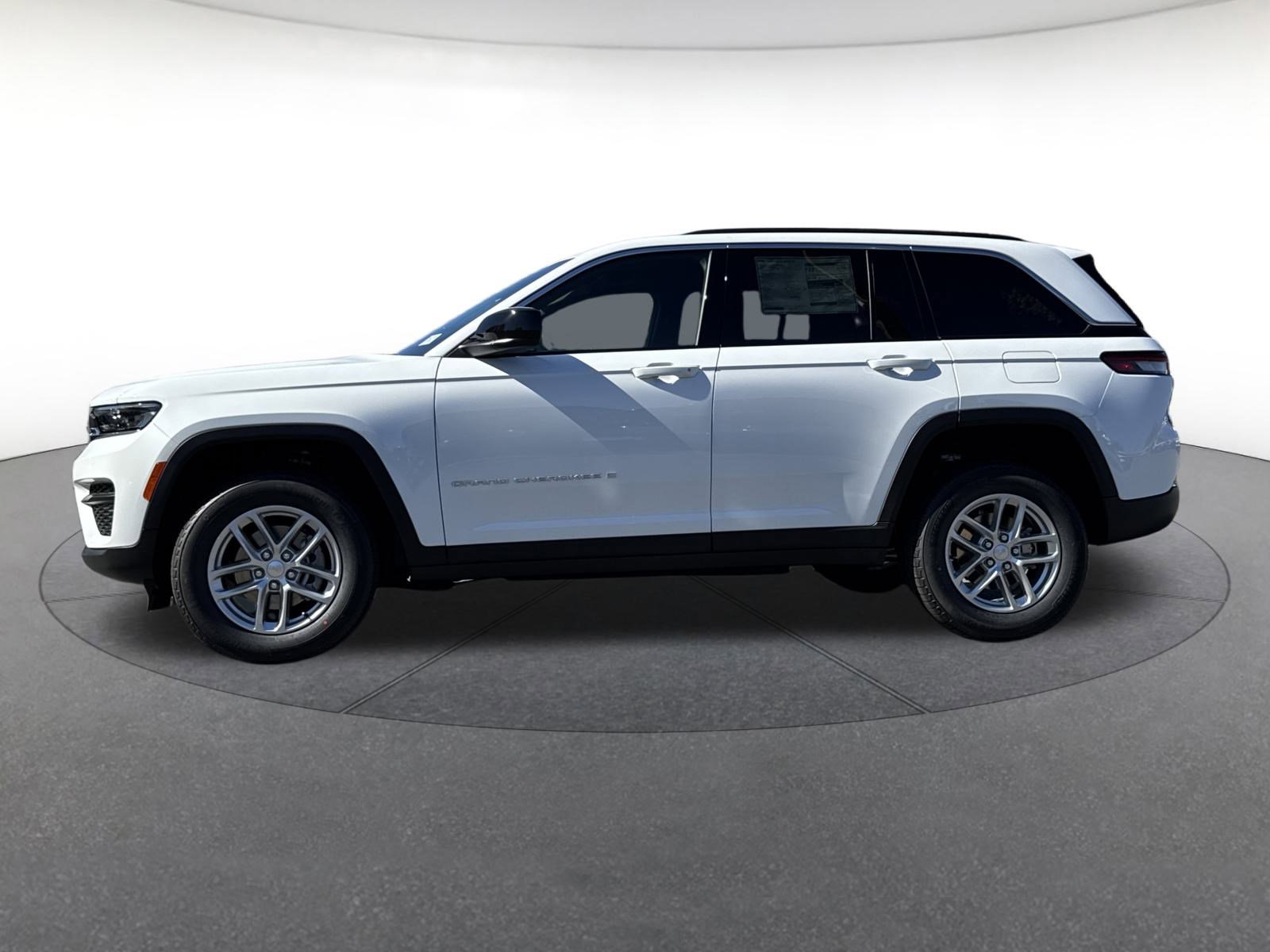 New 2025 Jeep Grand Cherokee Laredo X image 2