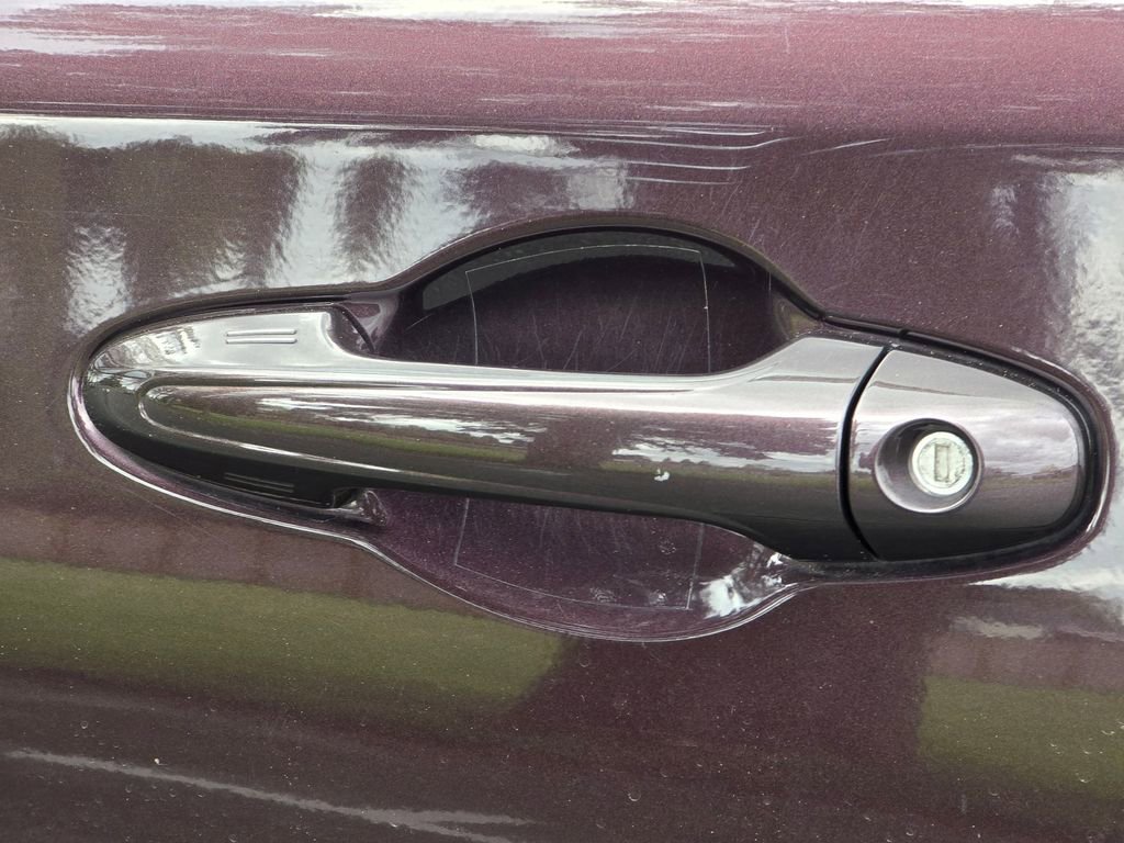 Used 2017 Toyota RAV4 XLE AWD/4WD image 11