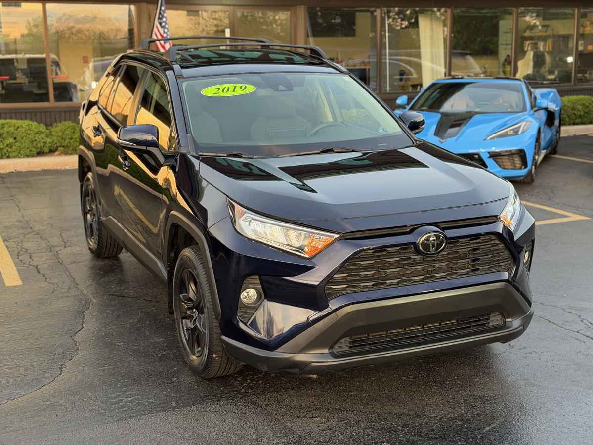 Used 2019 Toyota RAV4 XLE w/ All Weather Liner Package AWD/4WD image 5