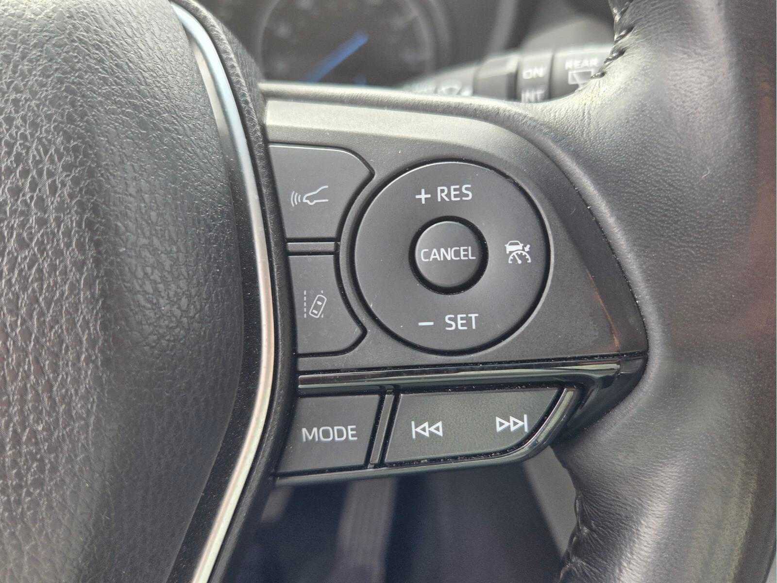 Used 2022 Toyota Venza XLE AWD/4WD image 29