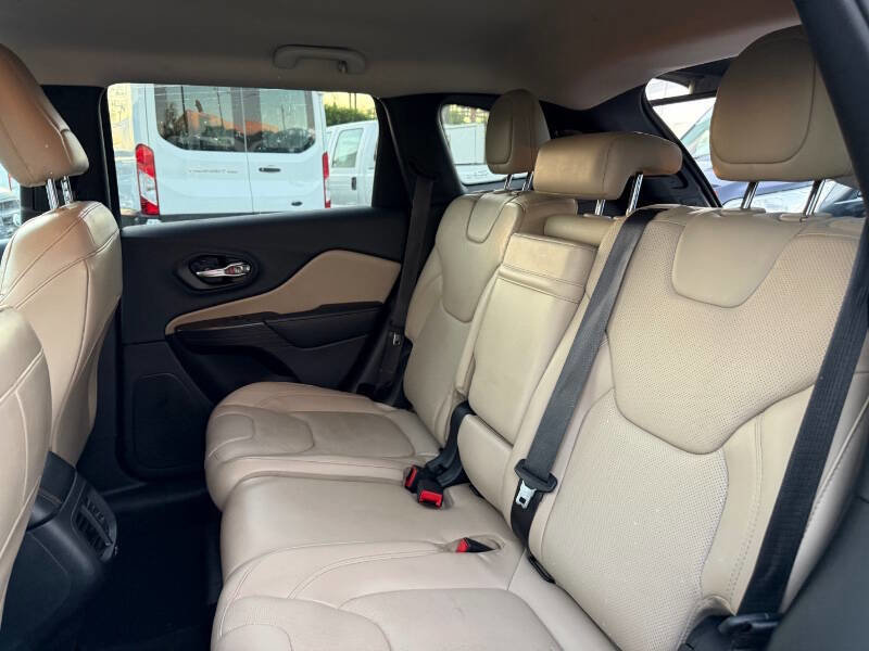 Used 2015 Jeep Cherokee Limited w/ Luxury Group image 17