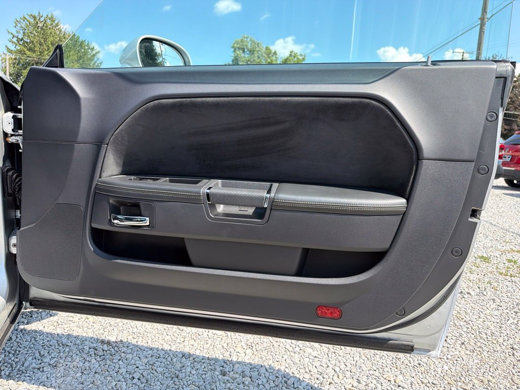 Used 2009 Dodge Challenger SRT8 w/ SRT Option Group II RWD image 59