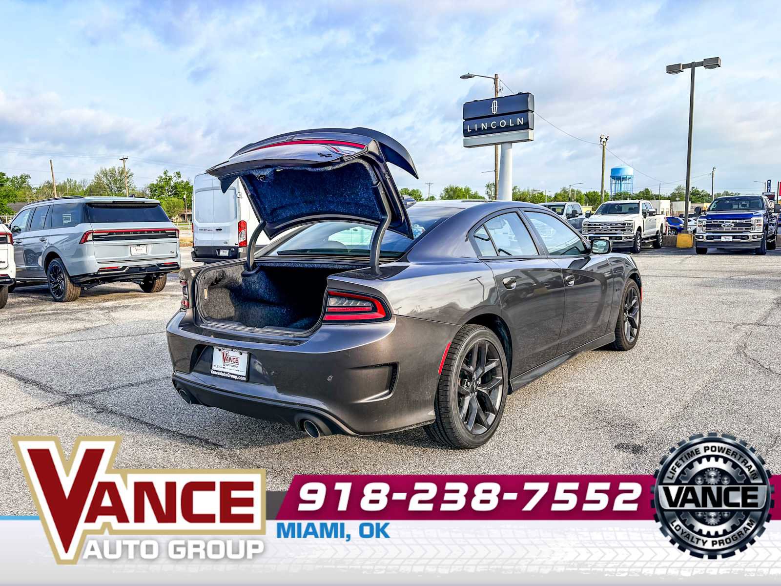 Used 2023 Dodge Charger R/T w/ Blacktop Package RWD image 17