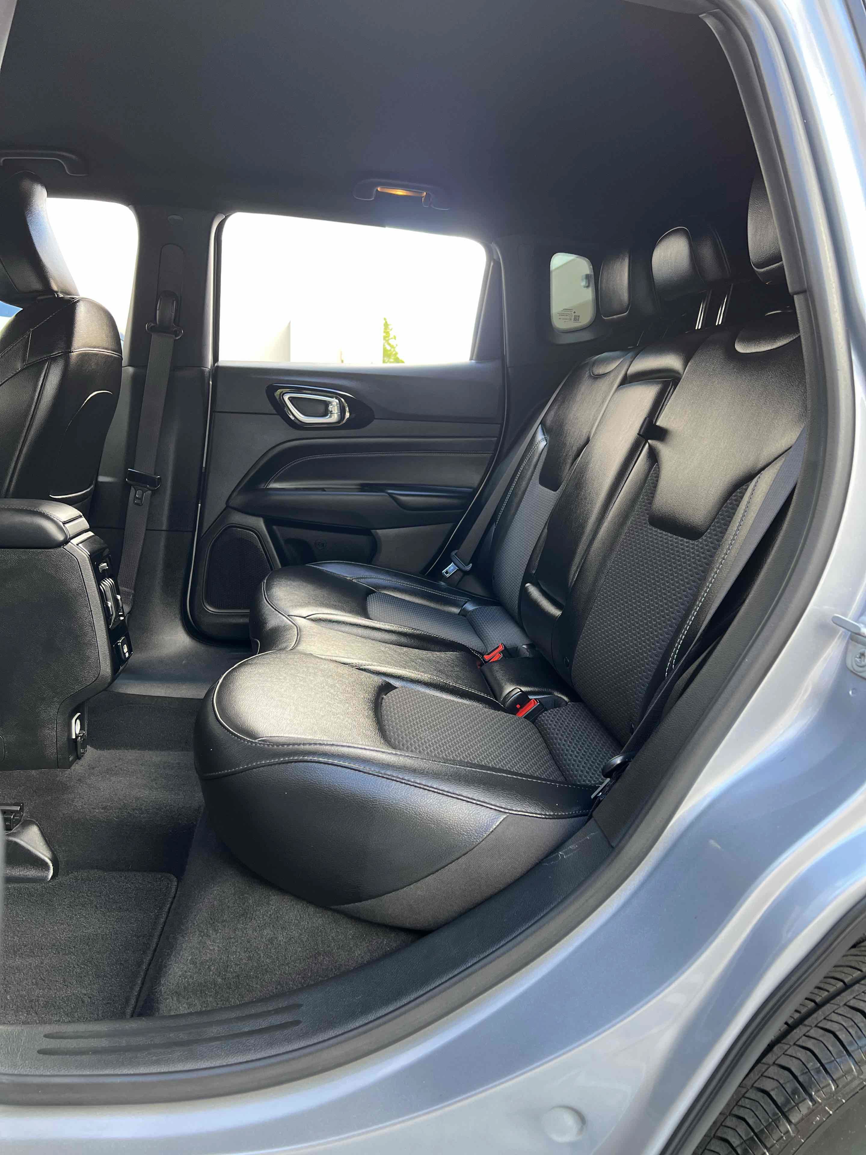 Used 2023 Jeep Compass Latitude AWD/4WD image 92