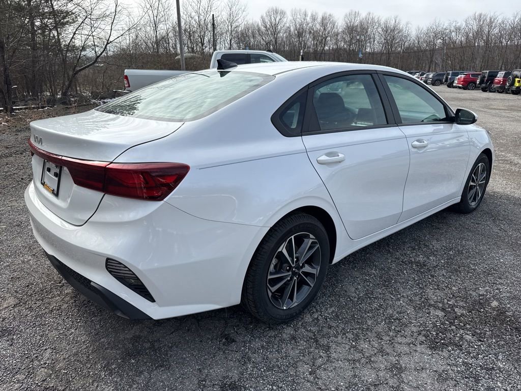 Used 2024 Kia Forte LXS image 9