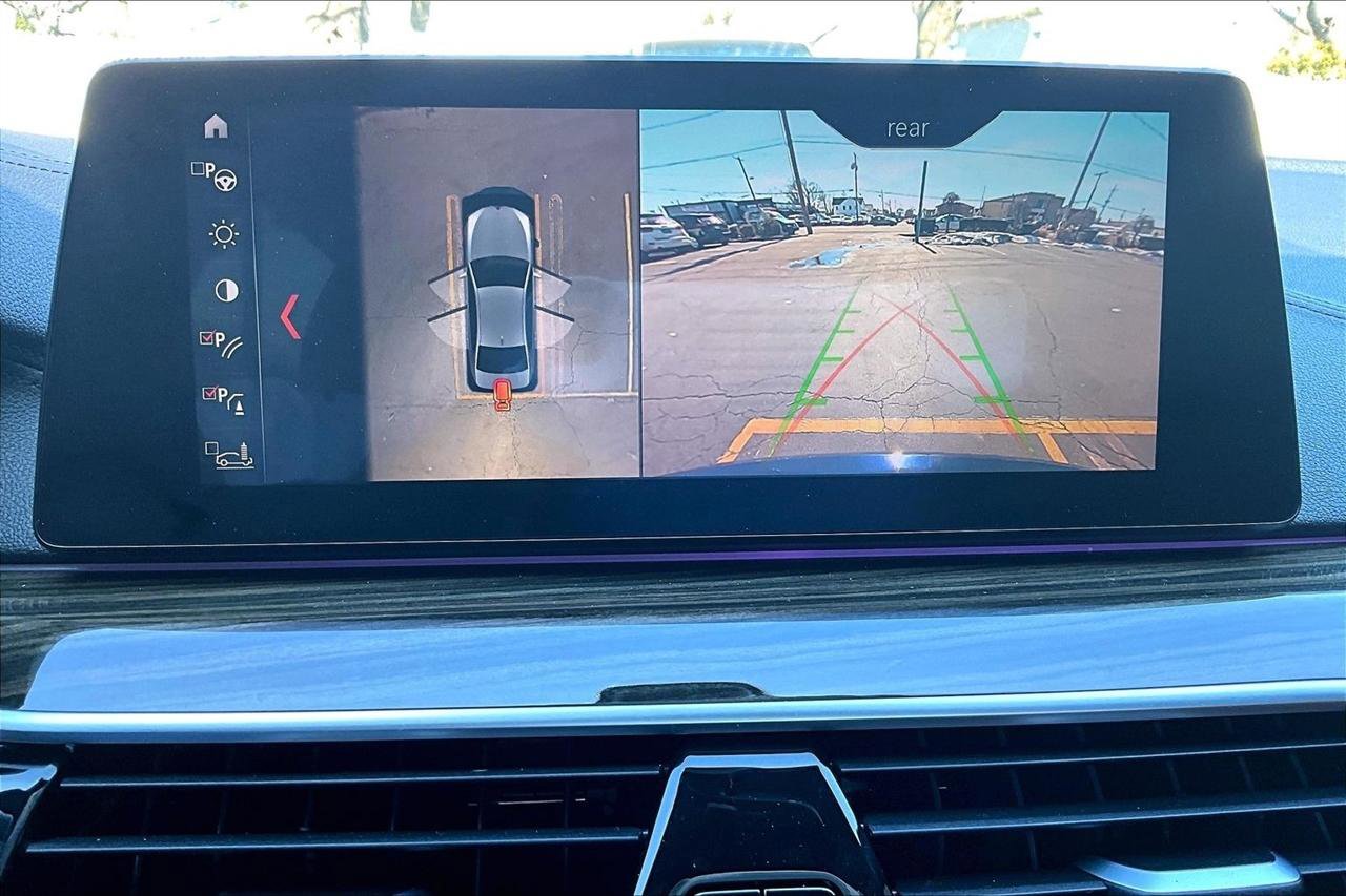 Used 2019 BMW M550i xDrive image 14