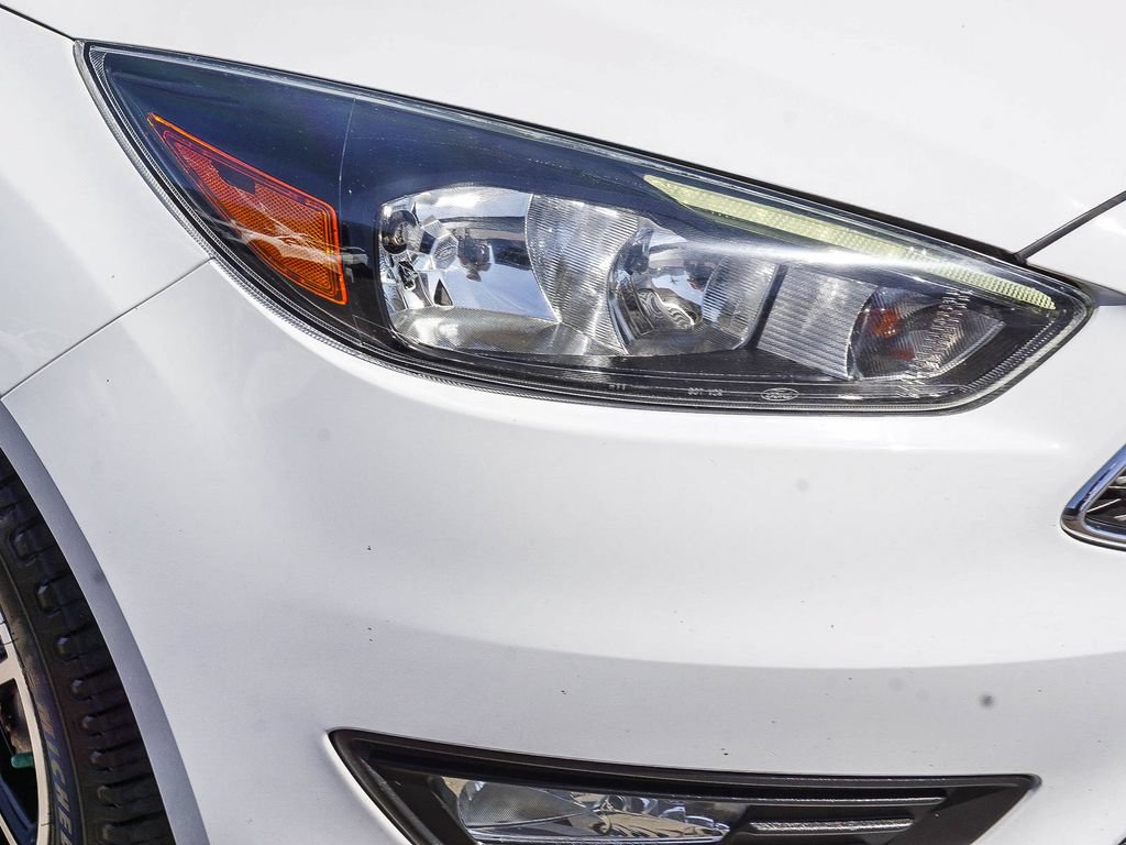 Used 2018 Ford Focus SEL FWD image 11