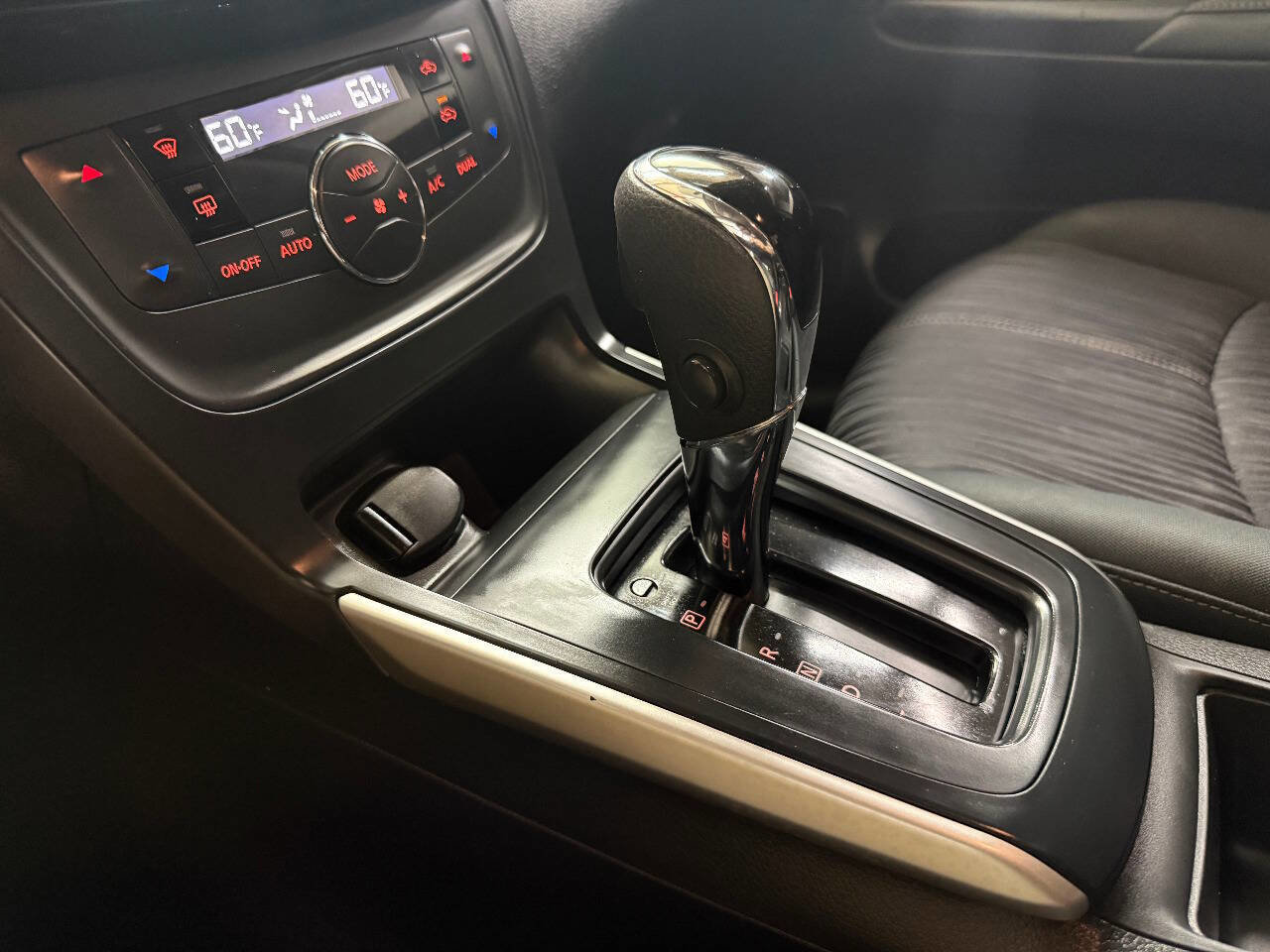 Used 2018 Nissan Sentra SV FWD image 43