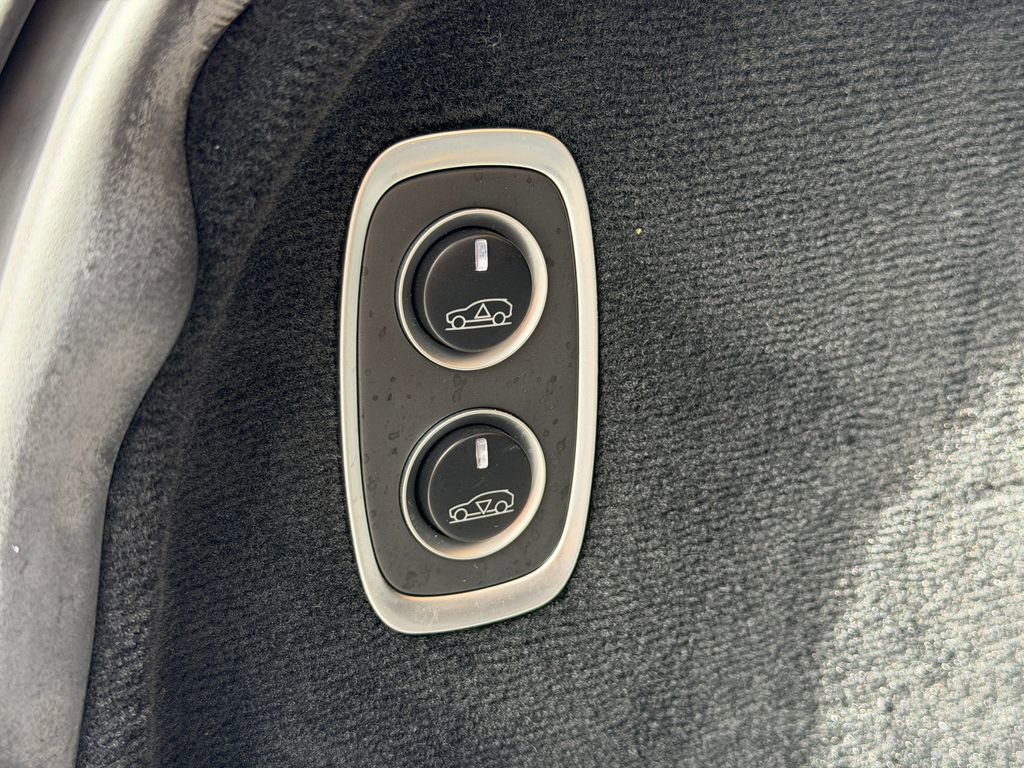 Used 2021 Aston Martin DBX image 41