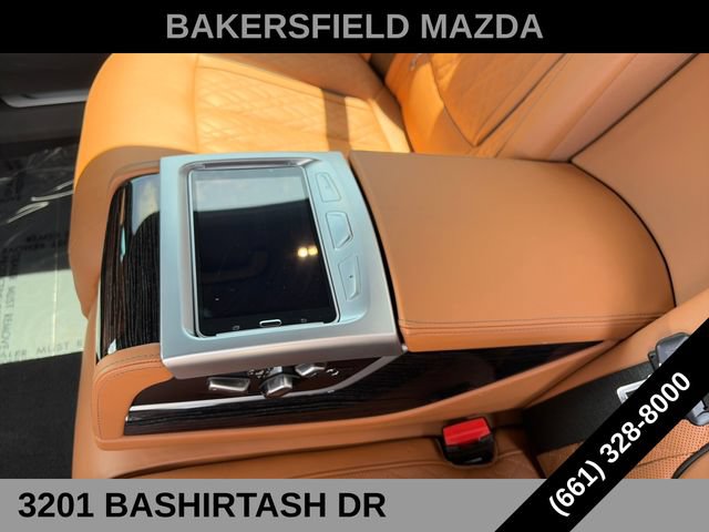 Used 2021 BMW 750i xDrive w/ Luxury Rear Seating Package AWD/4WD image 27