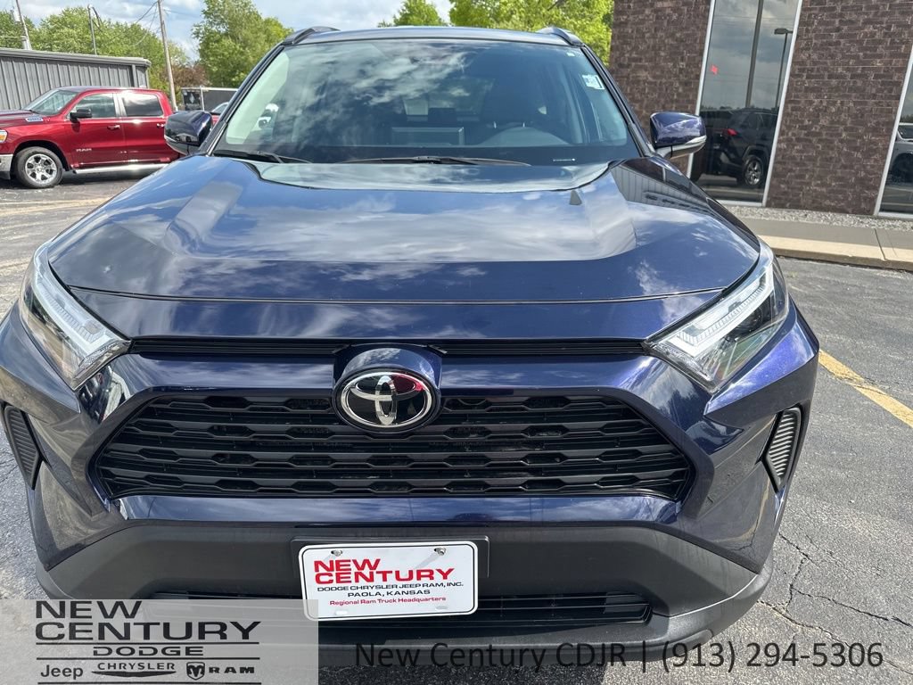 Used 2025 Toyota RAV4 XLE AWD/4WD image 7