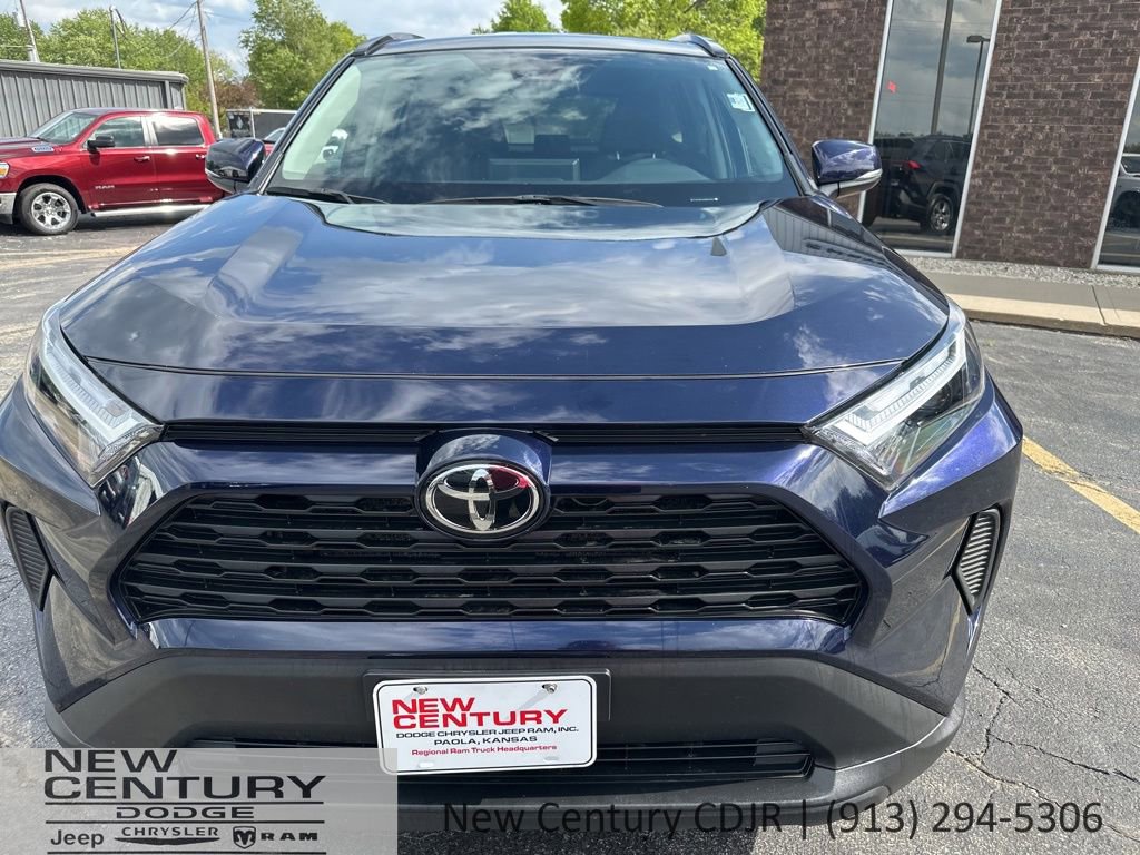 Used 2025 Toyota RAV4 XLE AWD/4WD image 7