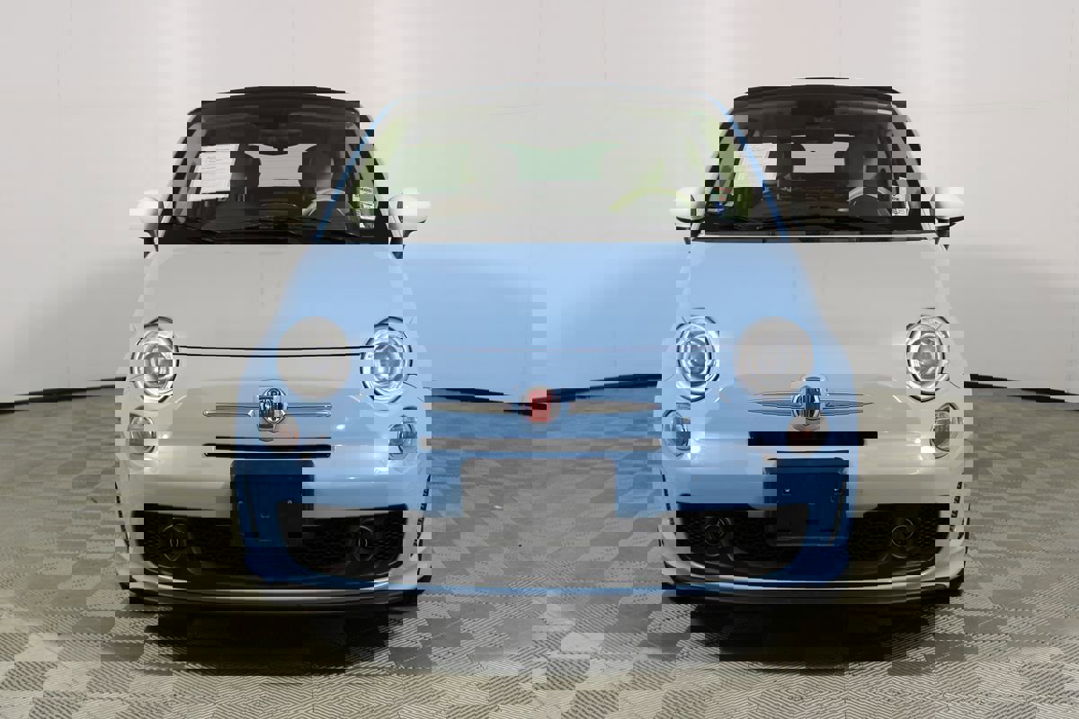 Used 2019 FIAT 500 Lounge image 2