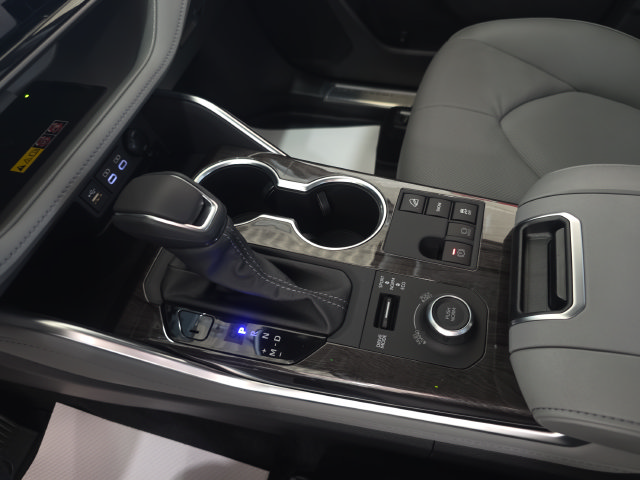 New 2026 Toyota Highlander Limited AWD/4WD image 21