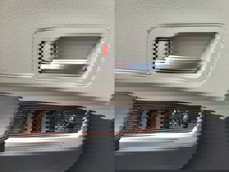 Used 2021 Toyota Sienna XLE image 27