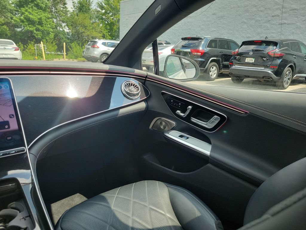 Used 2023 Mercedes-Benz EQE 350+ 4MATIC Sedan image 10