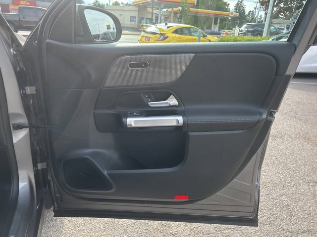 Used 2022 Mercedes-Benz EQB 350 4MATIC image 24