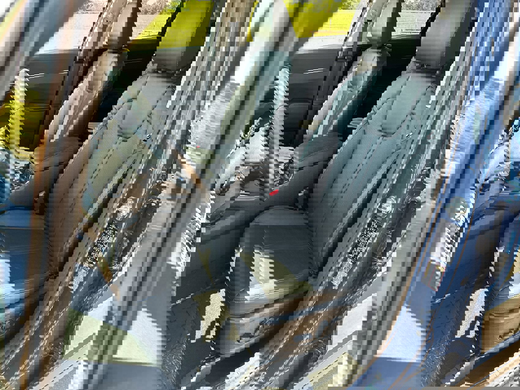 Used 2025 Kia Sorento EX w/ Panoramic Sunroof Package image 11