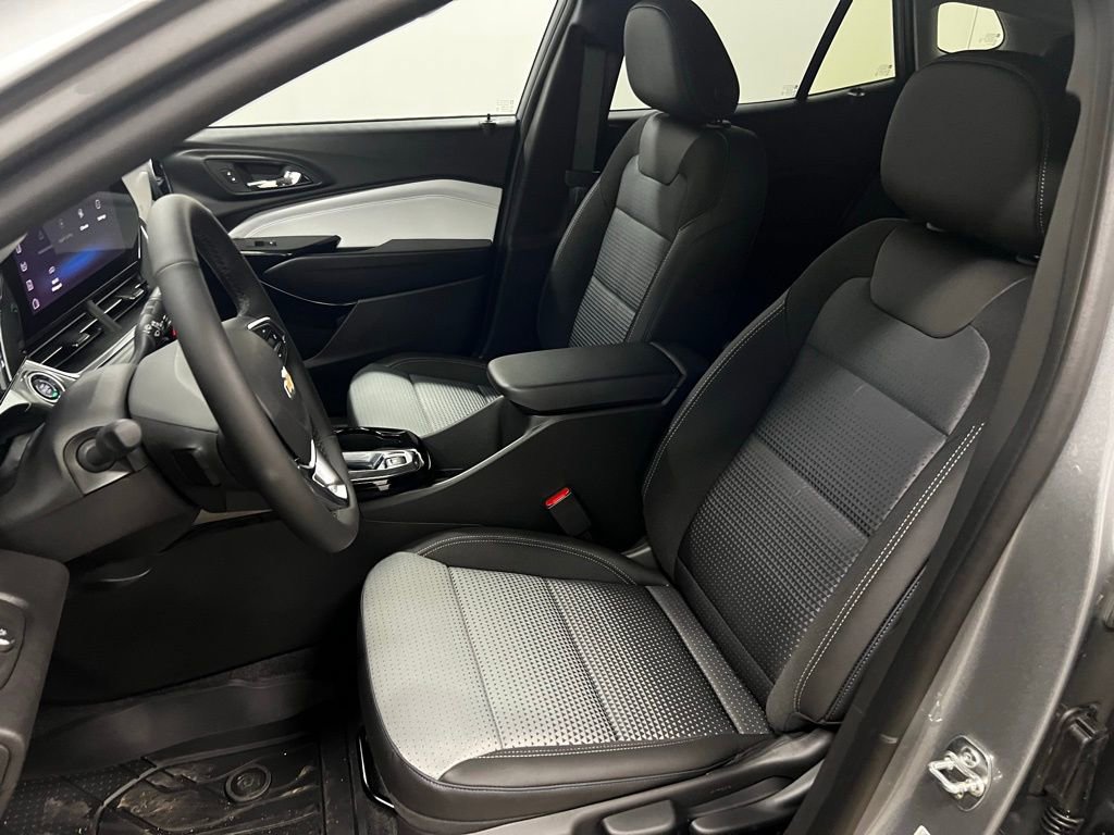 New 2026 Chevrolet Trax LT w/ Driver Confidence Package image 25