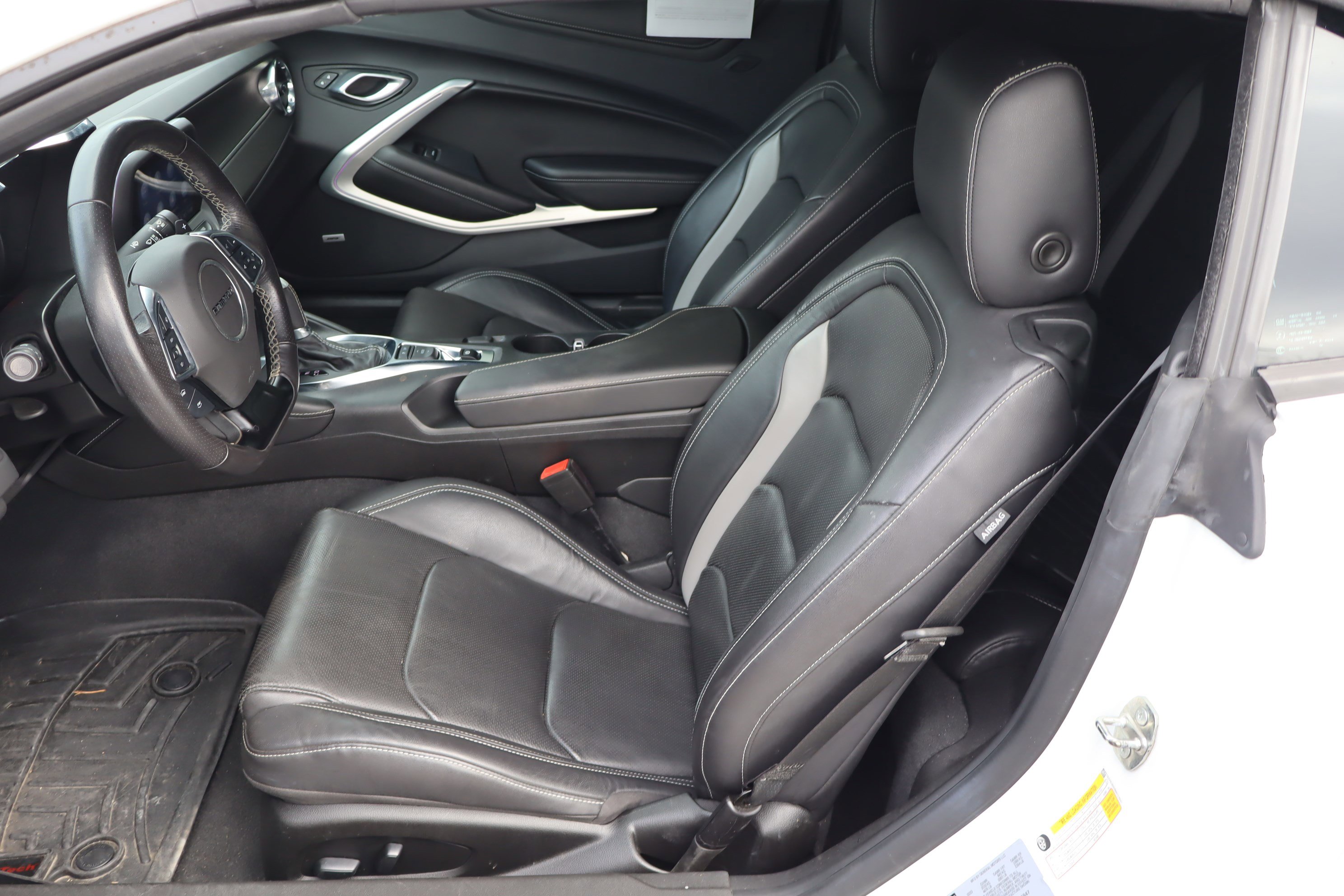 Used 2022 Chevrolet Camaro LT w/ RS Package image 14