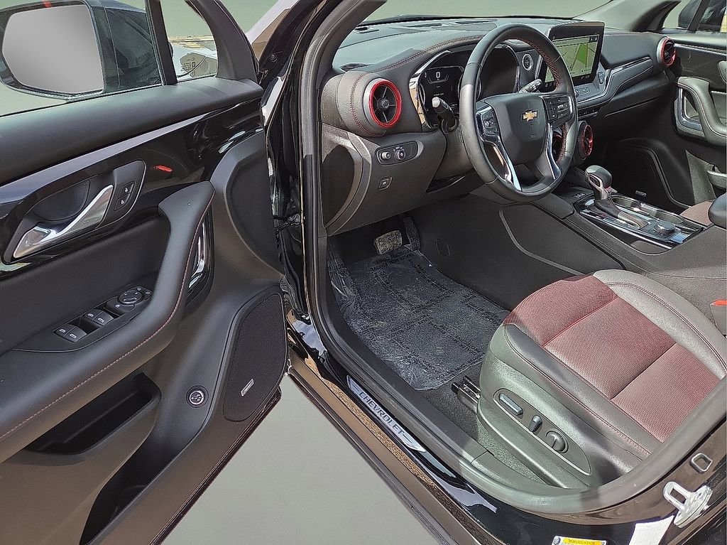 Used 2025 Chevrolet Blazer RS image 21