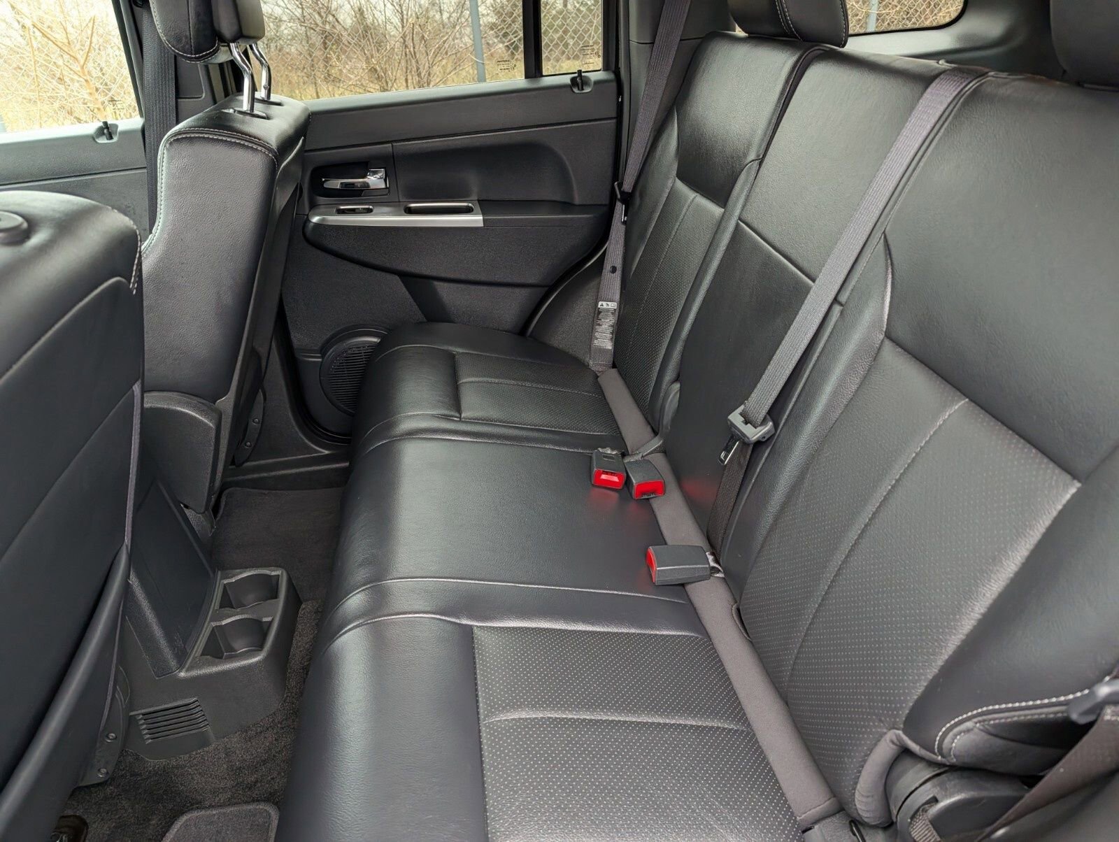 Used 2010 Jeep Liberty Limited w/ Tire & Wheel Group image 15