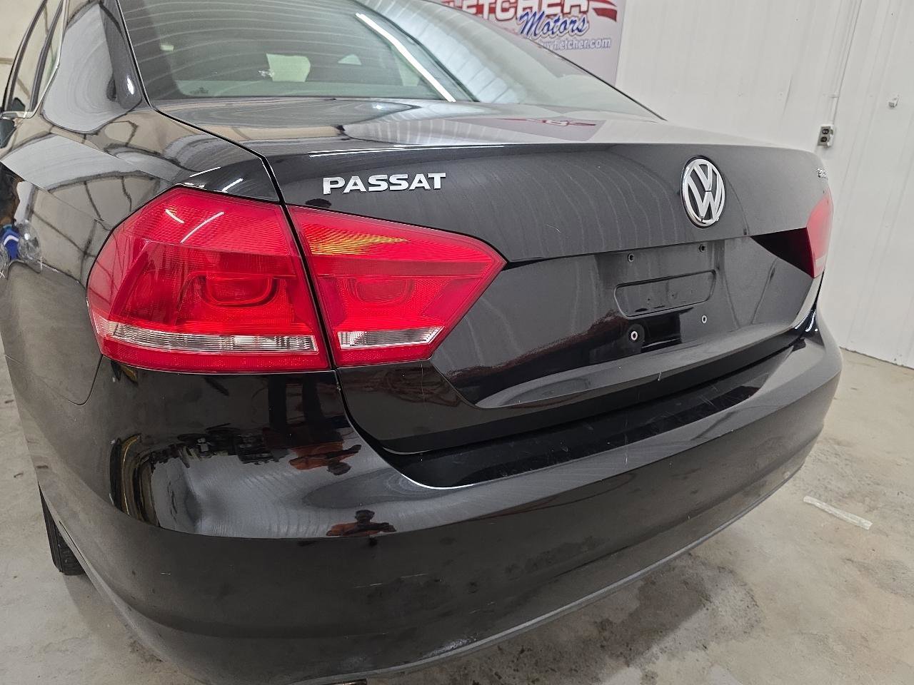 Used 2012 Volkswagen Passat 3.6 SE image 10