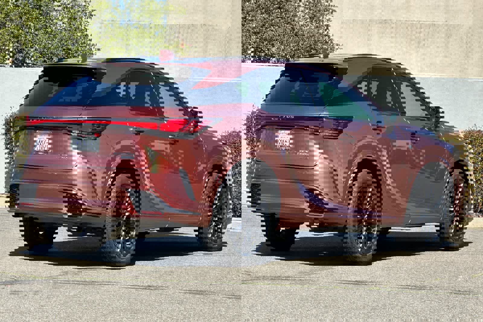 Used 2024 Lexus RX 500h F Sport w/ Convenience Package image 2