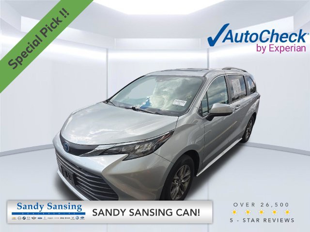 Used 2025 Toyota Sienna XLE