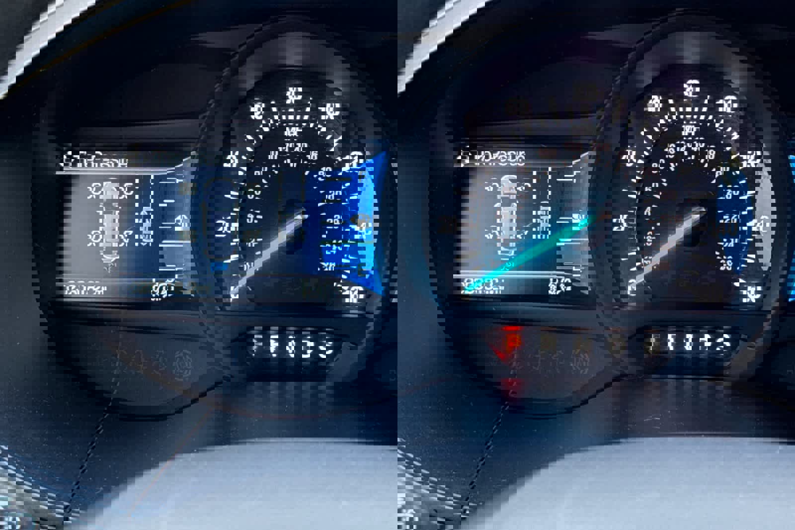 Used 2024 Ford Edge SE w/ Cargo Accessory Package image 29